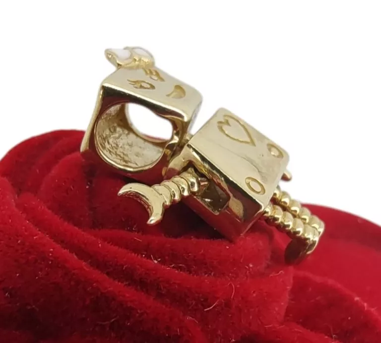 UROCZA ZŁOTA ZAWIESZKA - CHARMS - DZIEWCZYNKA ROBOT LUDZIK P.585 2,68G