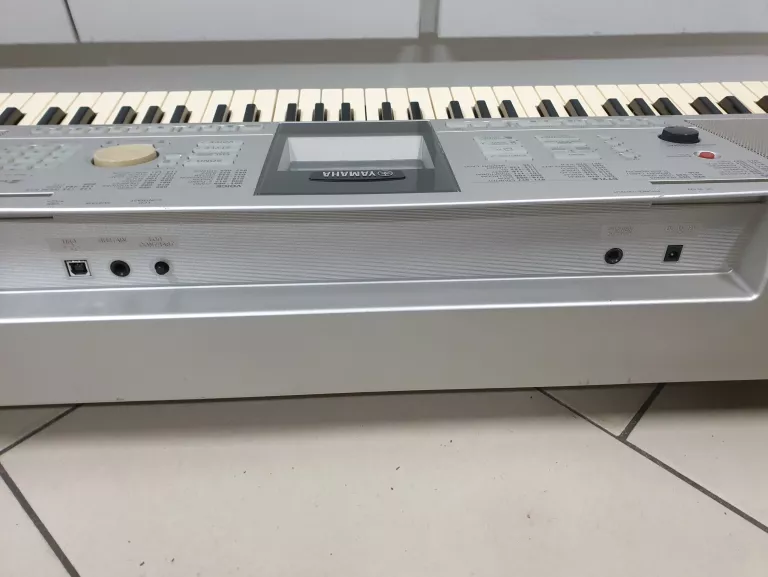 keyboard-pianino-cyfrowe-yamaha-dgx-305-kod-producenta-psr-f52