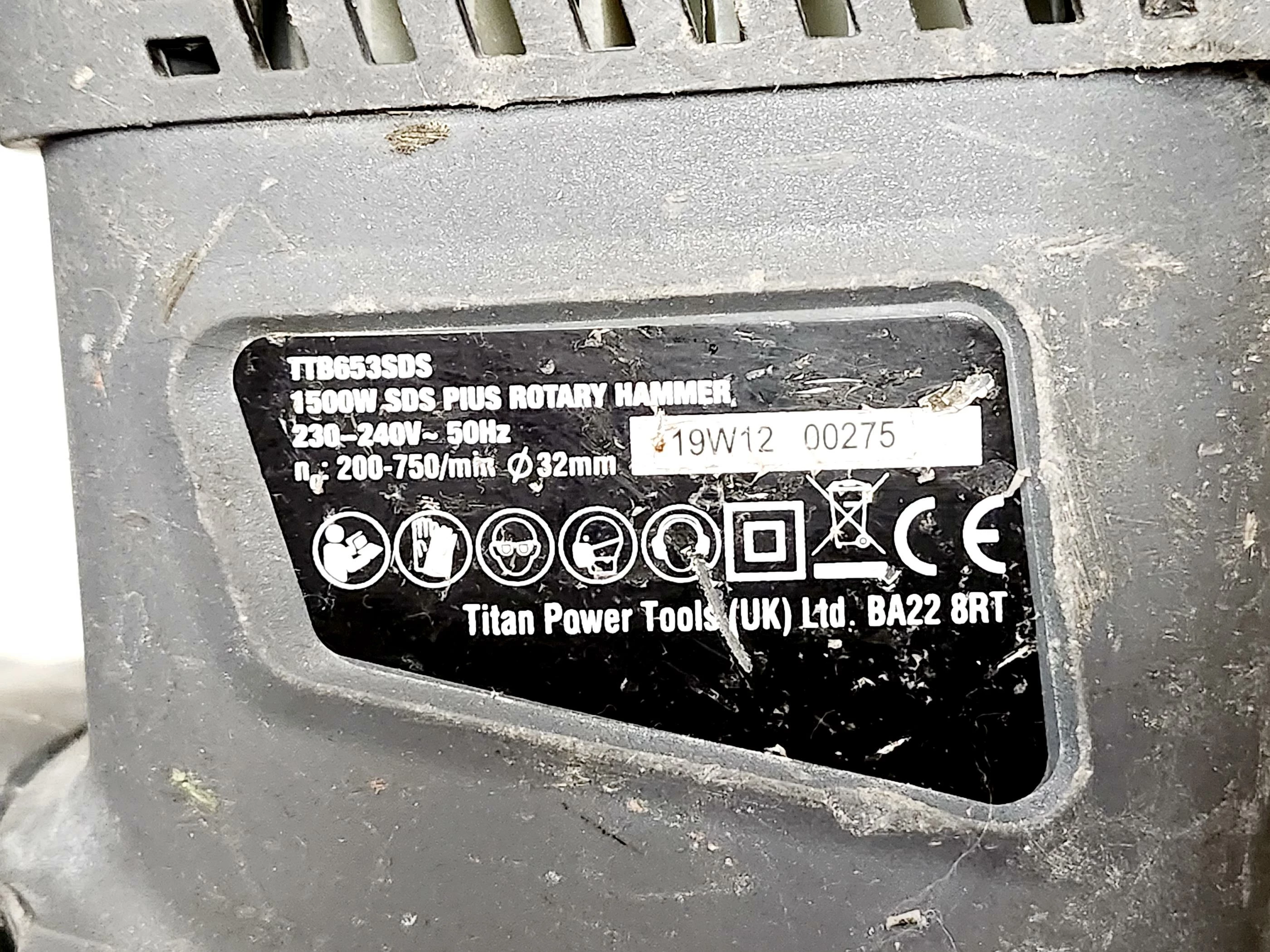 mlot-udarowy-titan-ttb631sds-1500-w-marka-128608-726696