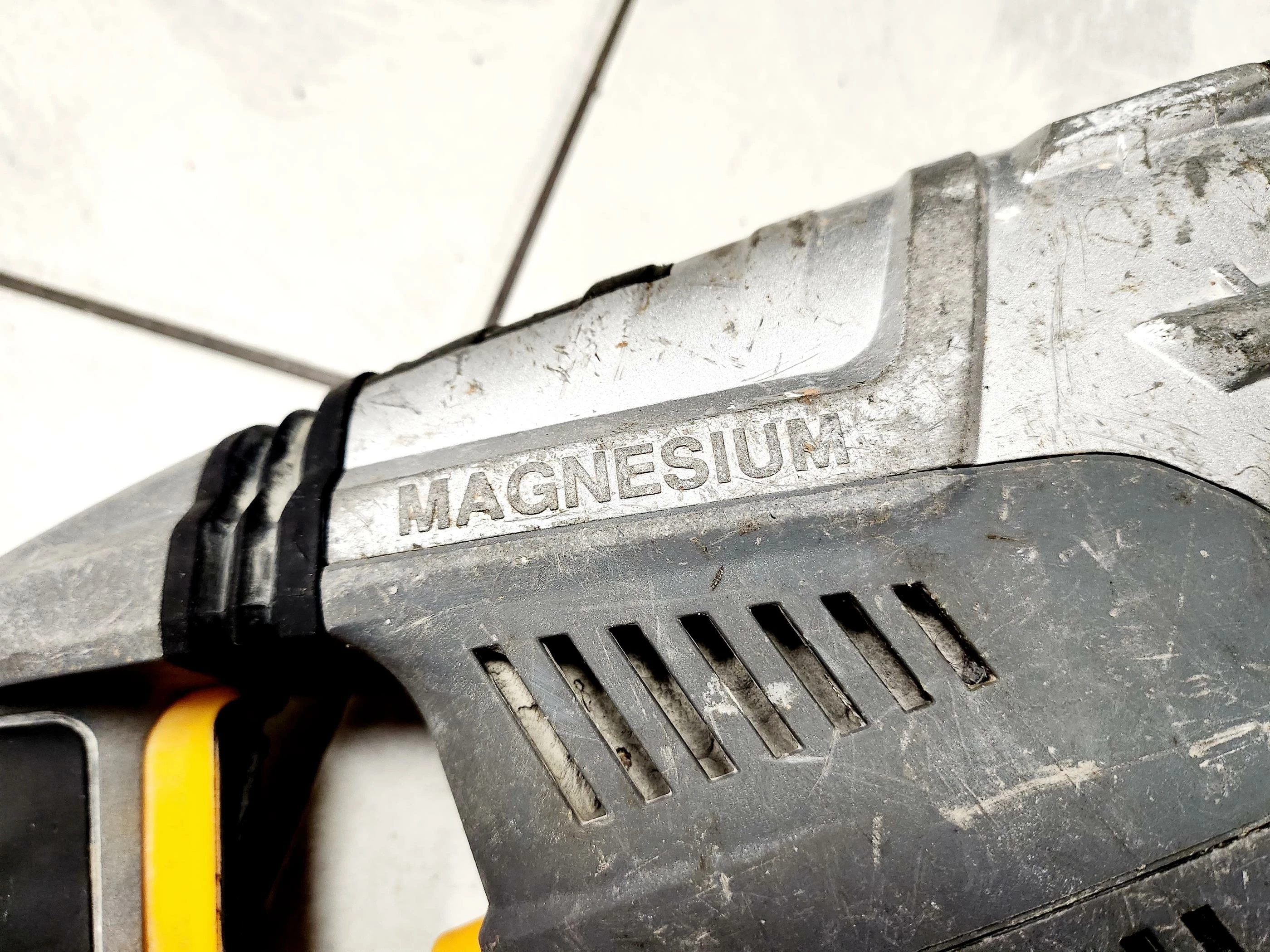 mlot-udarowy-titan-ttb631sds-1500-w-typ-uchwytu-128474-1