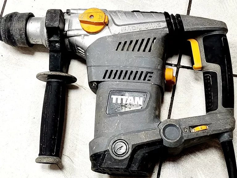 mlot-udarowy-titan-ttb631sds-1500-w-aleja-wolnosci-15b-czestochowa-sj