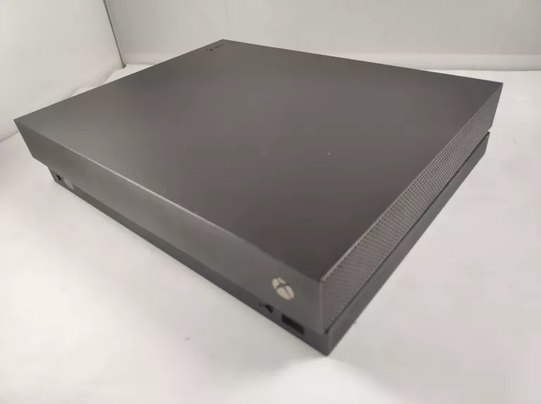 KONSOLA XBOX ONE X 2 PADY 2 GRY PUDEŁKO