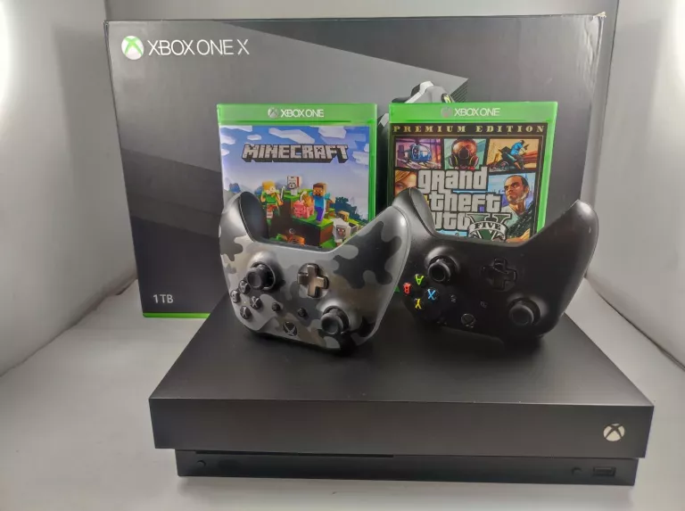 KONSOLA XBOX ONE X 2 PADY 2 GRY PUDEŁKO