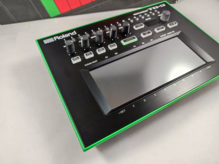 SYNTEZATOR BASOWY ROLAND TB-3 TOUCH BASSLINE KARTON