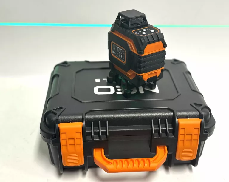 LASER KRZYŻOWY 3D NEO TOOLS 75-141 16 LINII WALIZKA TARCZA CELOWNICZA