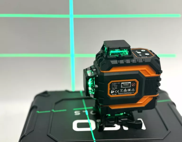 LASER KRZYŻOWY 3D NEO TOOLS 75-141 16 LINII WALIZKA TARCZA CELOWNICZA