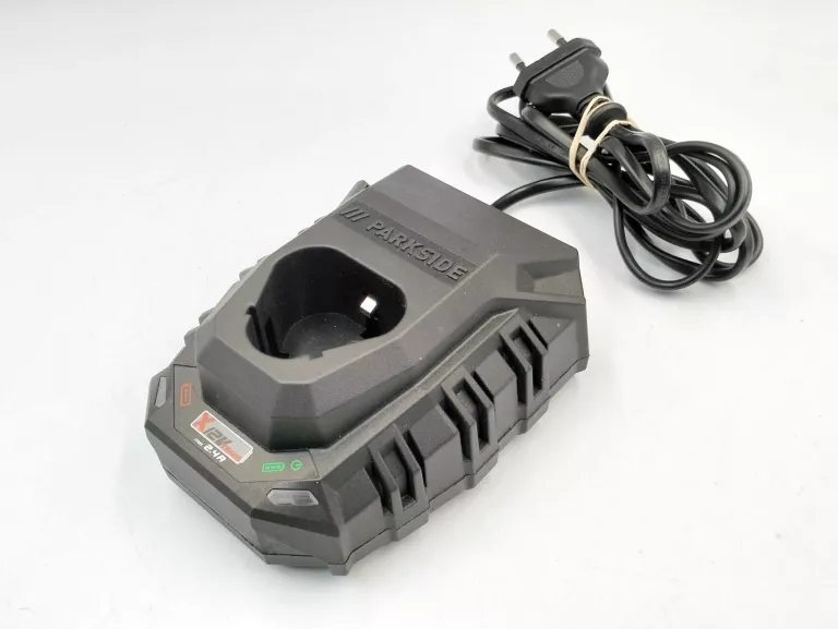 ŁADOWARKA PARKSIDE 12 V 2,4 AH PUDEŁKO