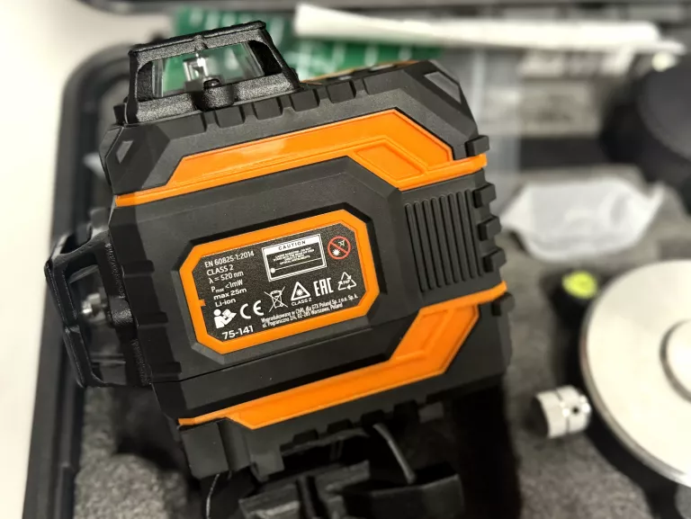 LASER KRZYŻOWY 3D NEO TOOLS 75-141 16 LINII WALIZKA TARCZA CELOWNICZA