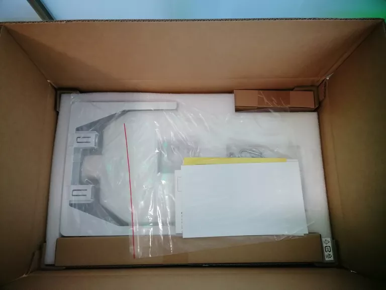 PROJEKTOR EPSON EB-760W+UCHWYT DO PROJEKTORA EPSON ELPMB62