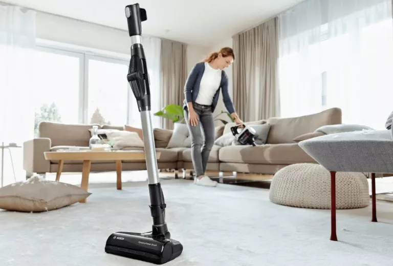 ODKURZACZ PIONOWY AKUMULATOROWY BOSCH UNLIMITED 7 KOPMLET