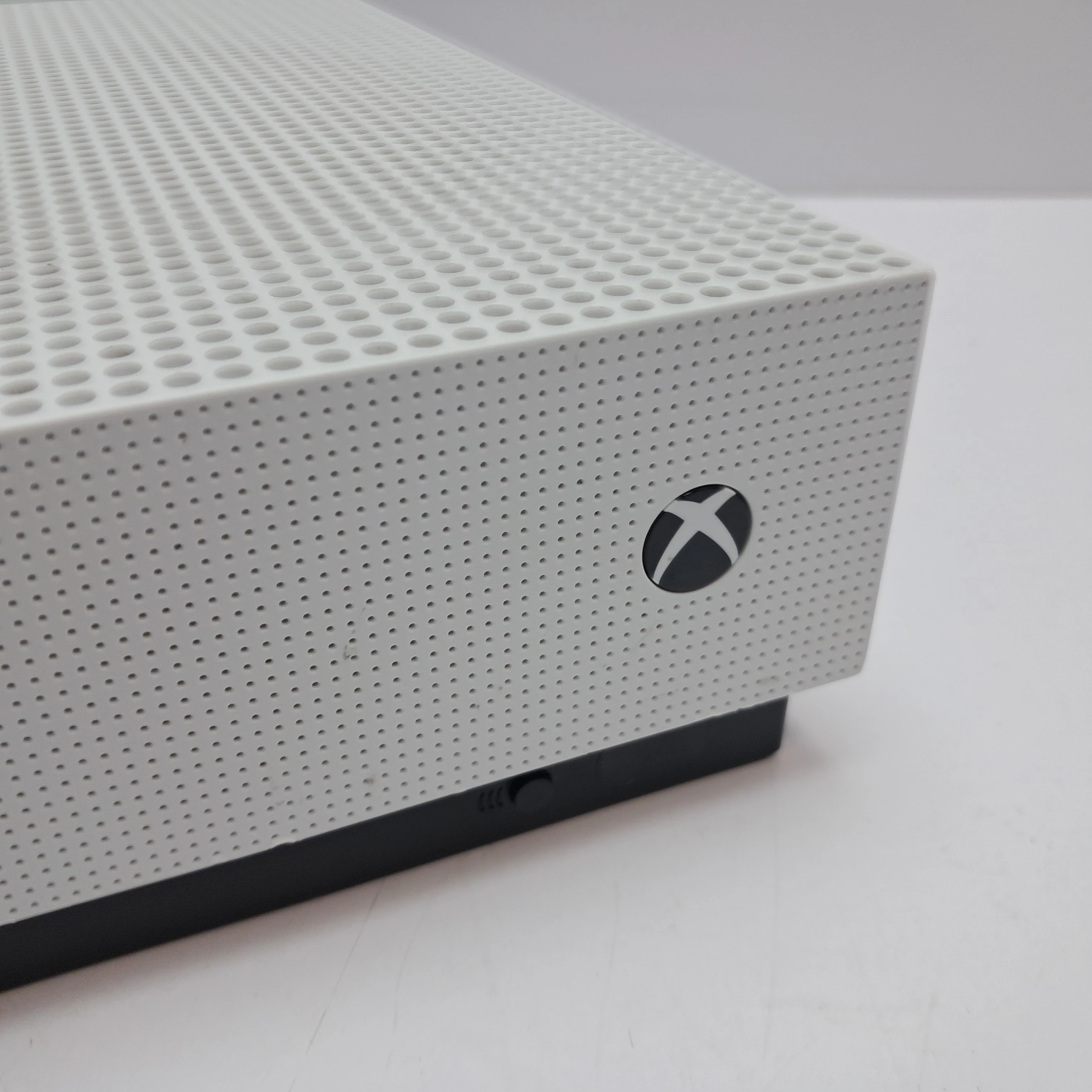 konsola-xbox-one-s-all-digital-liczba-kontrolerow-w-zestawie-205994-225550