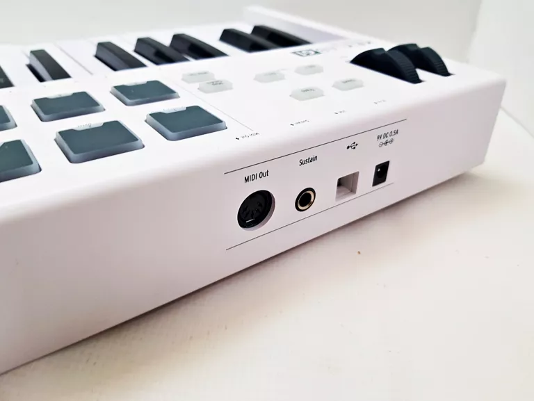 KLAWIATURA MIDI ARTURIA KEYLAB ESSENTIAL 61