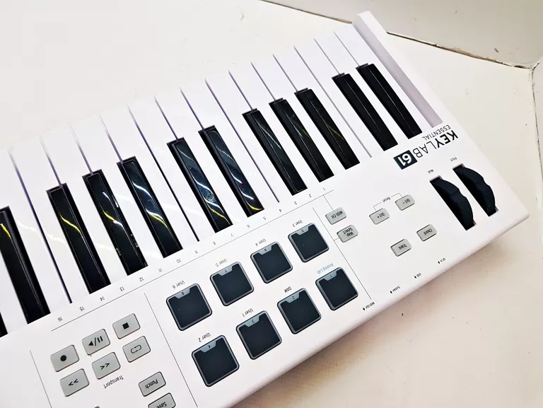 KLAWIATURA MIDI ARTURIA KEYLAB ESSENTIAL 61