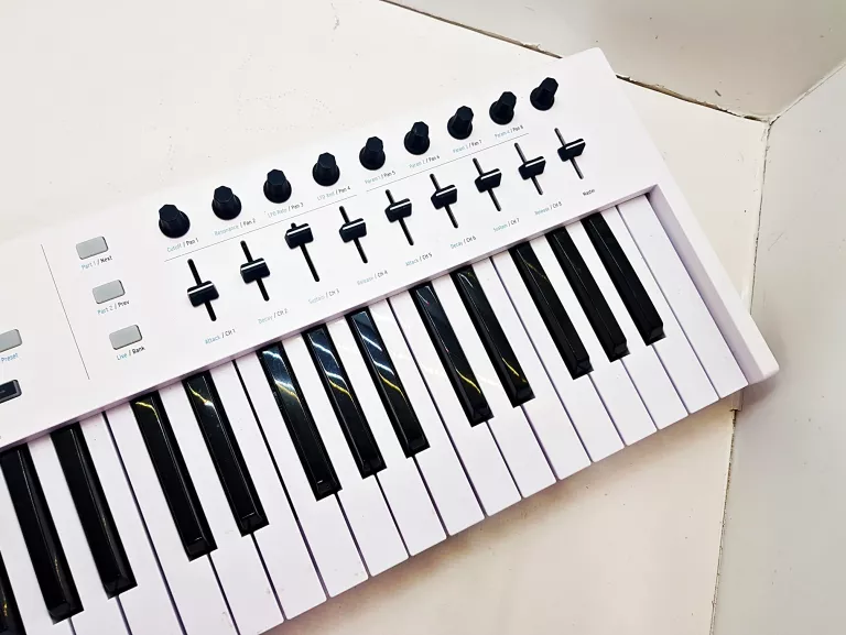 KLAWIATURA MIDI ARTURIA KEYLAB ESSENTIAL 61