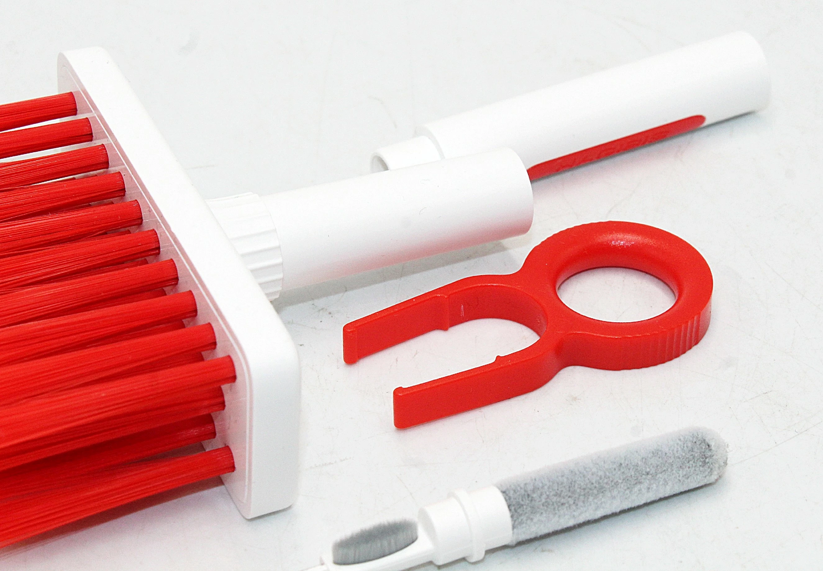 wielofunkcyjny-zestaw-narzedzi-do-czyszczenia-5w1-szczotka-do-klawiatury-elementy-zestawu-248870-956486