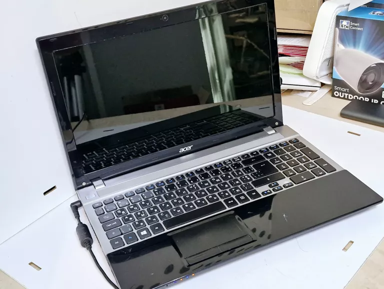 LAPTOP ACER ASPIRE V3-571G I5-3230M/8GB RAM/120GB SSD/GEFORCE 710M/WIN10