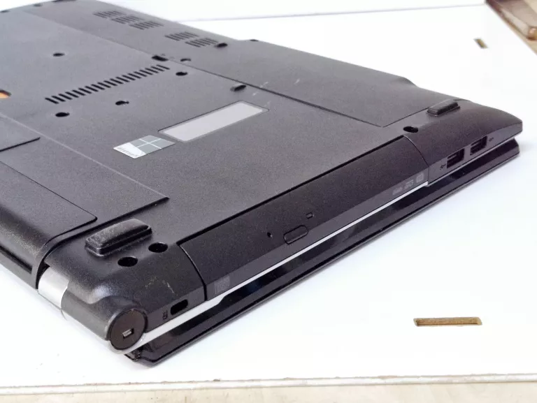 LAPTOP ACER ASPIRE V3-571G I5-3230M/8GB RAM/120GB SSD/GEFORCE 710M/WIN10