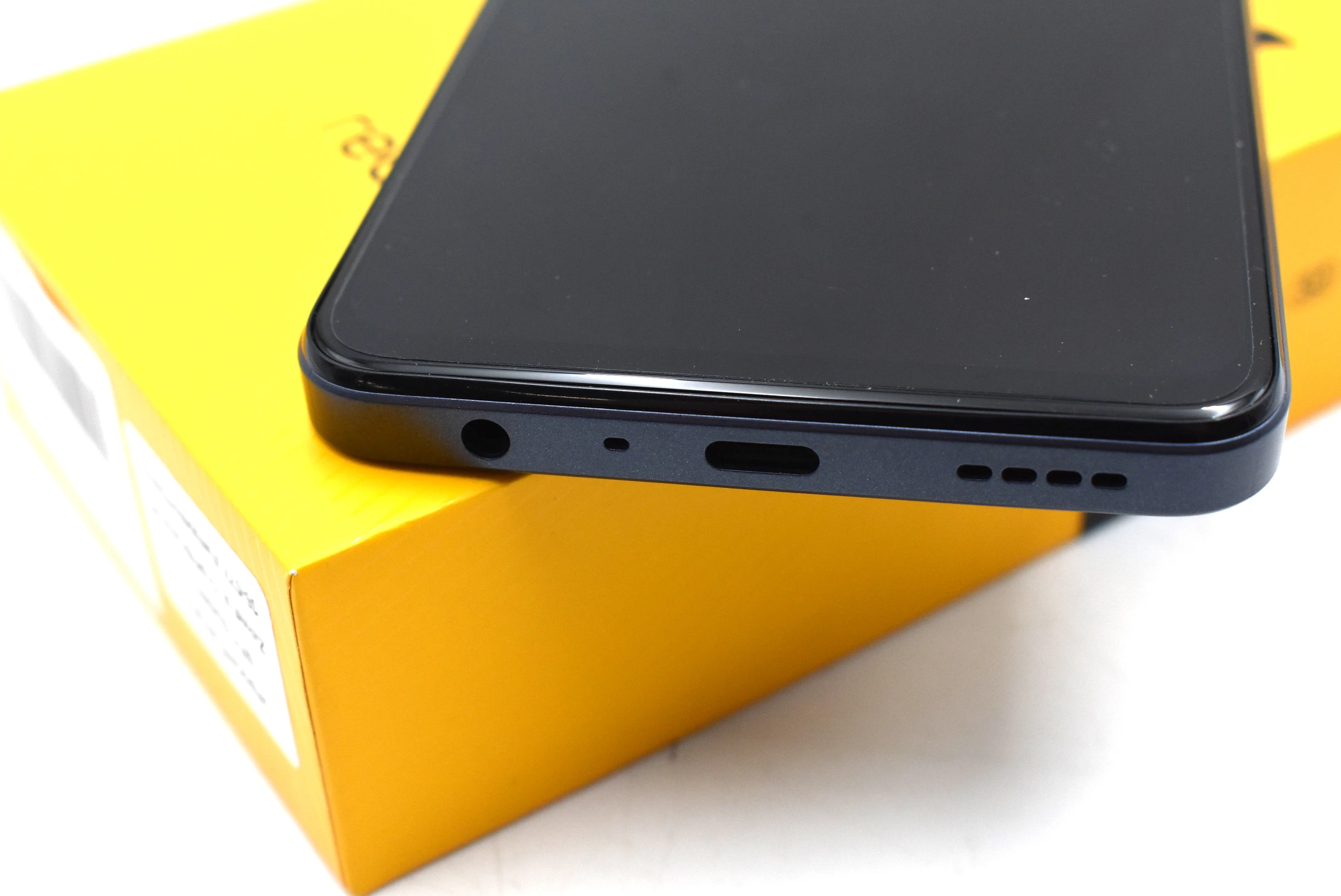 smartfon-realme-14x-6-gb-128-gb-5g-czarny-stan-11323-2