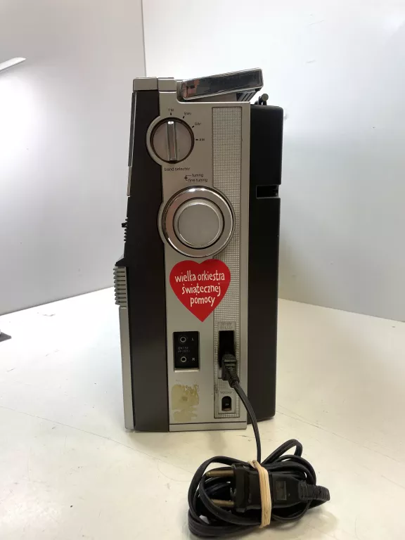 SHARP GF-666 GHETTOBLASTER MAGNETOFON RADIO BOOMBOX OPIS!!