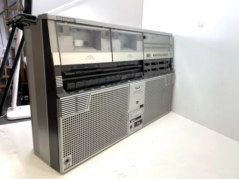 SHARP GF-666 GHETTOBLASTER MAGNETOFON RADIO BOOMBOX OPIS!!