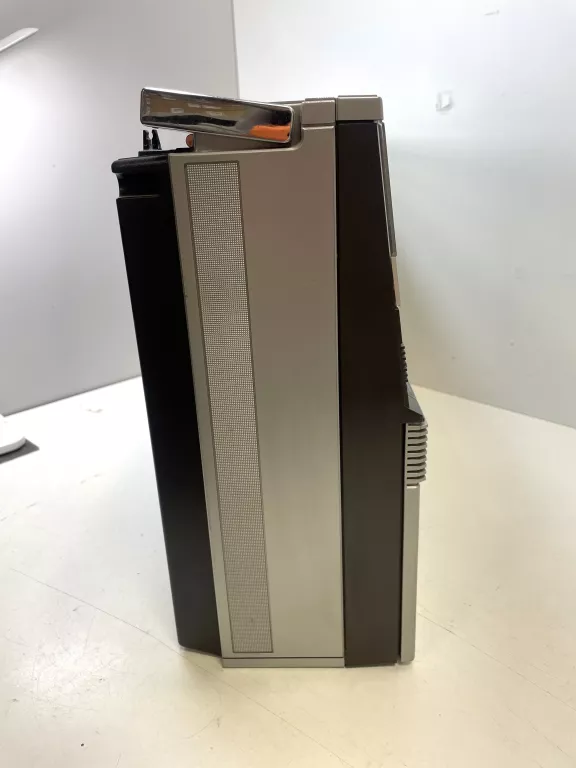 SHARP GF-666 GHETTOBLASTER MAGNETOFON RADIO BOOMBOX OPIS!!