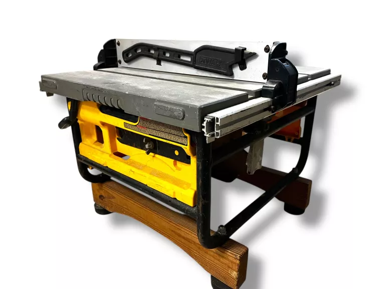 PIŁA STOŁOWA DEWALT DW745