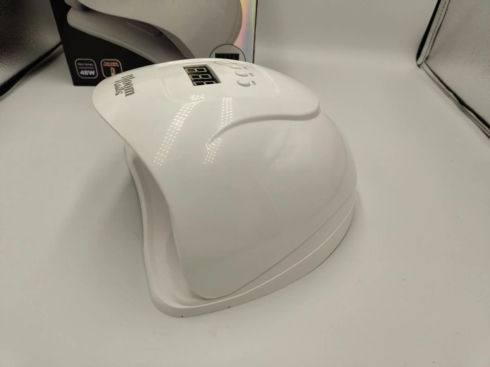 lampa-do-paznokici-bloom-nails-48w-pudelko-moc-8000