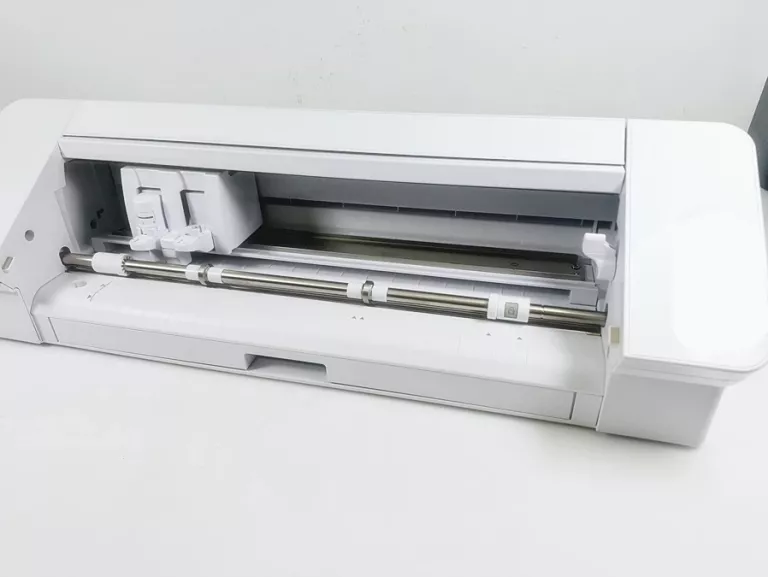 PLOTER TNĄCY SILHOUETTE CAMEO 4