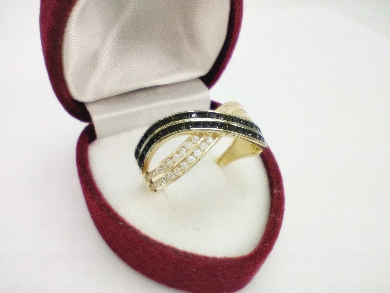 zloty-pierscionek-przeplatany-cyrkonie-585322grozm195-ean-gtin-5904237341316