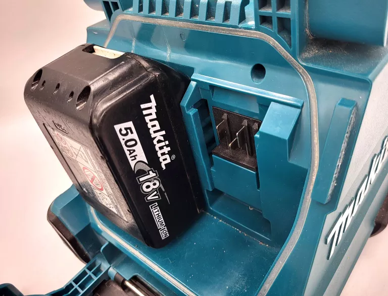 RADIO BUDOWLANE MAKITA DMR202 + AKU