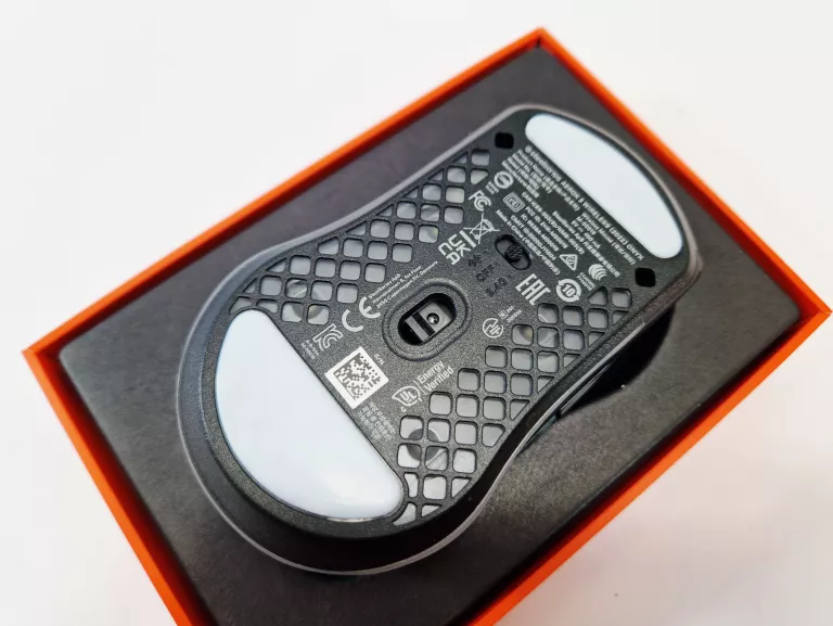 BEZPRZEWODOWA MYSZ GAMINGOWA STEELSERIES AEROX 3 WIRELESS (2022) | CZARNA
