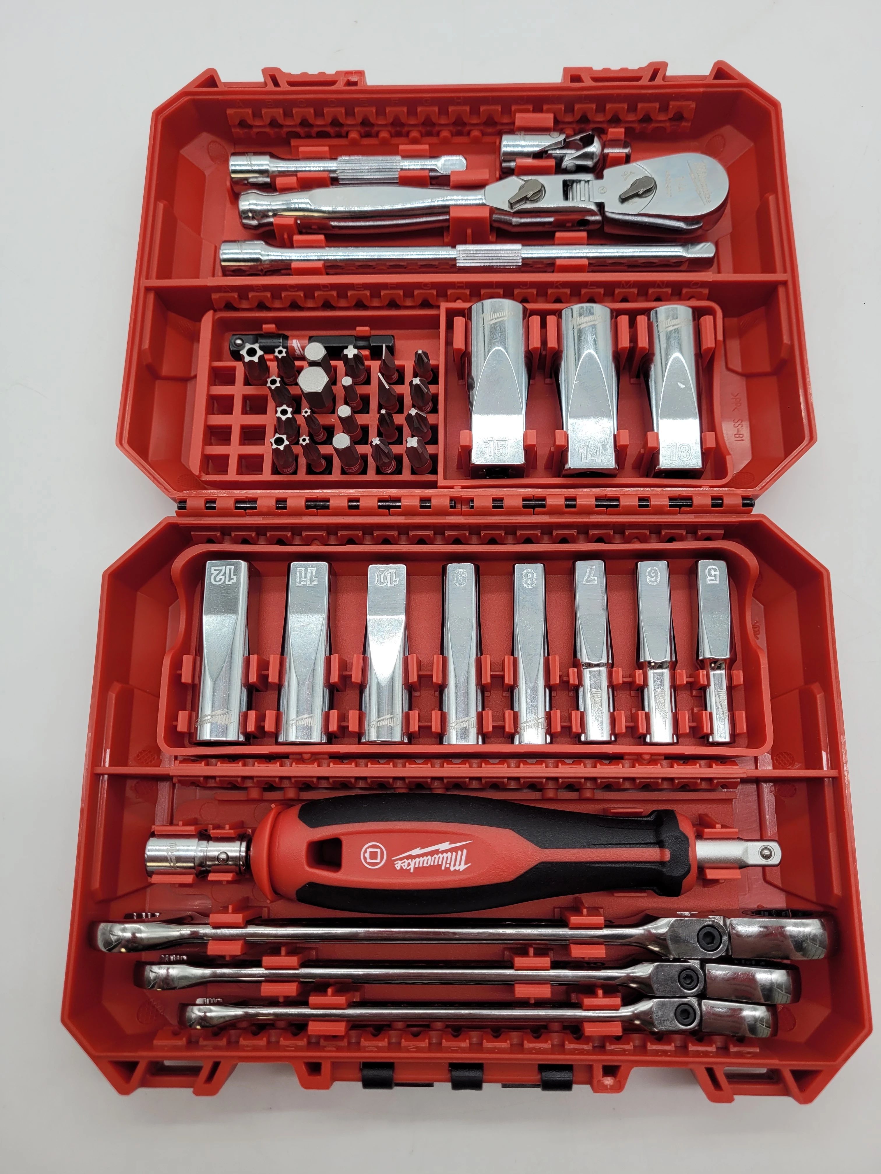 zestaw-kluczynasadek-milwaukee-42el-4932498382-dworcowa-2-leszno-gold-fish