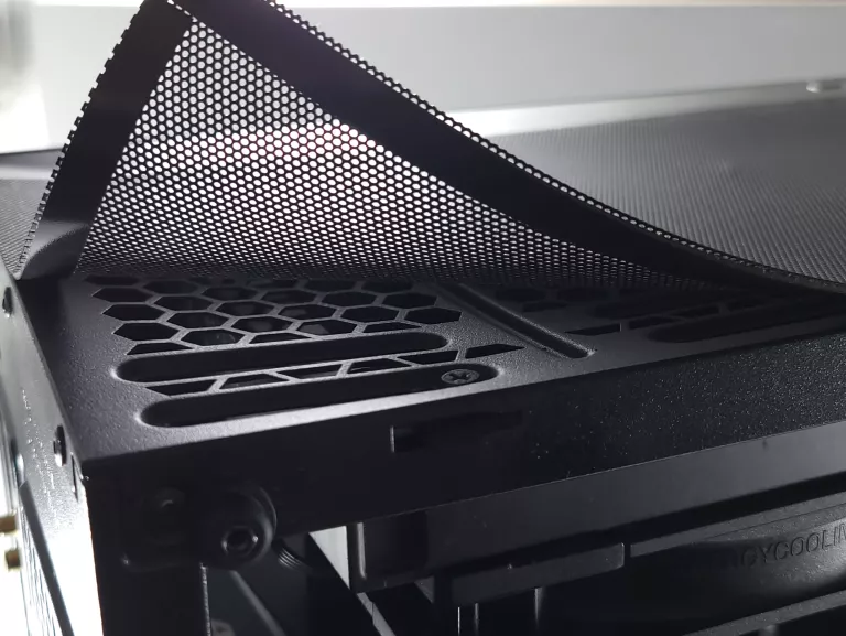 KOMPUTER GAMINGOWY PC RYZEN 7 5800X3D/RTX 4070 TI/16GB RAM/1TB M.2