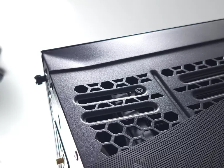 KOMPUTER GAMINGOWY PC RYZEN 7 5800X3D/RTX 4070 TI/16GB RAM/1TB M.2
