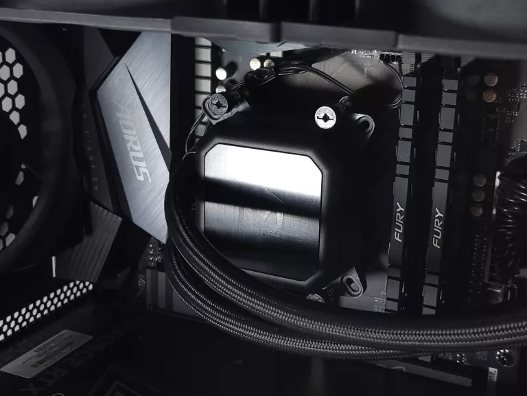KOMPUTER GAMINGOWY PC RYZEN 7 5800X3D/RTX 4070 TI/16GB RAM/1TB M.2