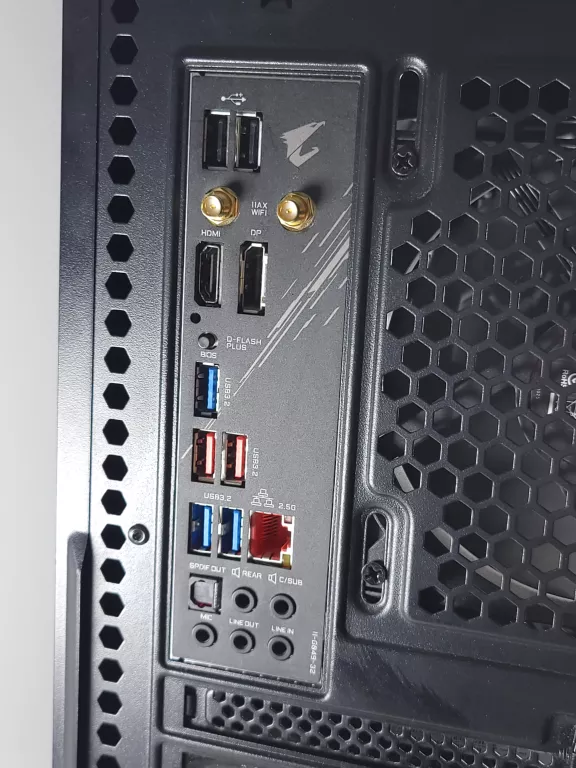 KOMPUTER GAMINGOWY PC RYZEN 7 5800X3D/RTX 4070 TI/16GB RAM/1TB M.2