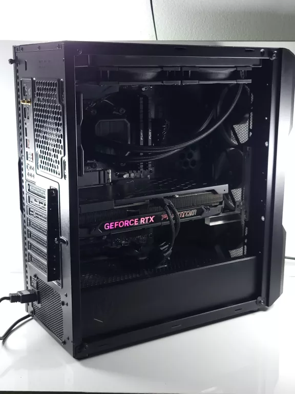KOMPUTER GAMINGOWY PC RYZEN 7 5800X3D/RTX 4070 TI/16GB RAM/1TB M.2