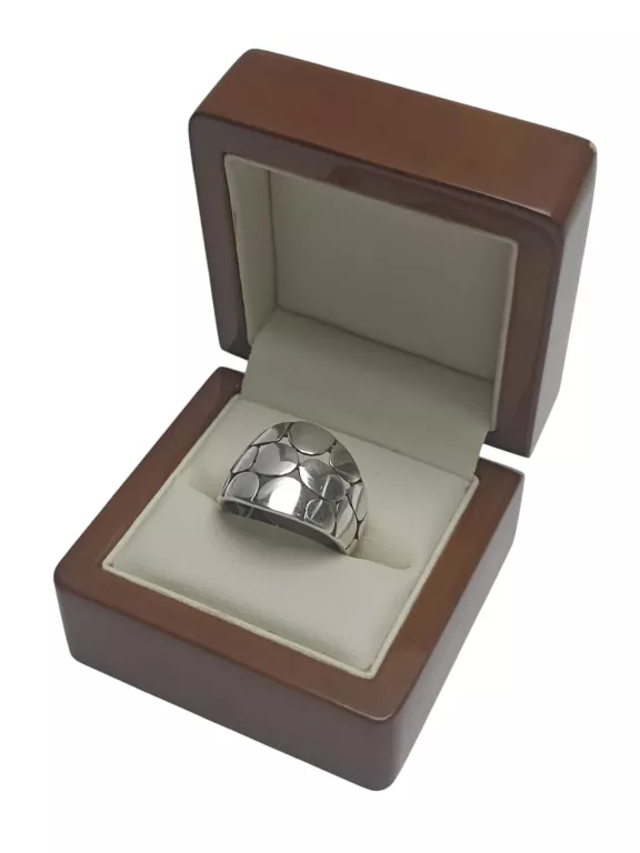SREBRNY PIERŚCIONEK (925P; 4,35G; 22R)