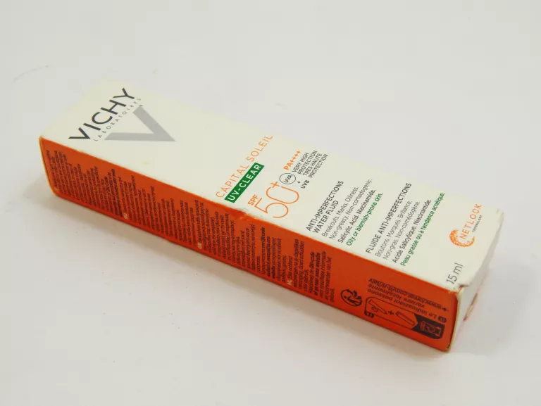 VICHY CAPITAL SOLEIL UV-CLEAR FLUID 15 ML PRZECIW NIEDOSKONAŁOŚCIOM SPF50+