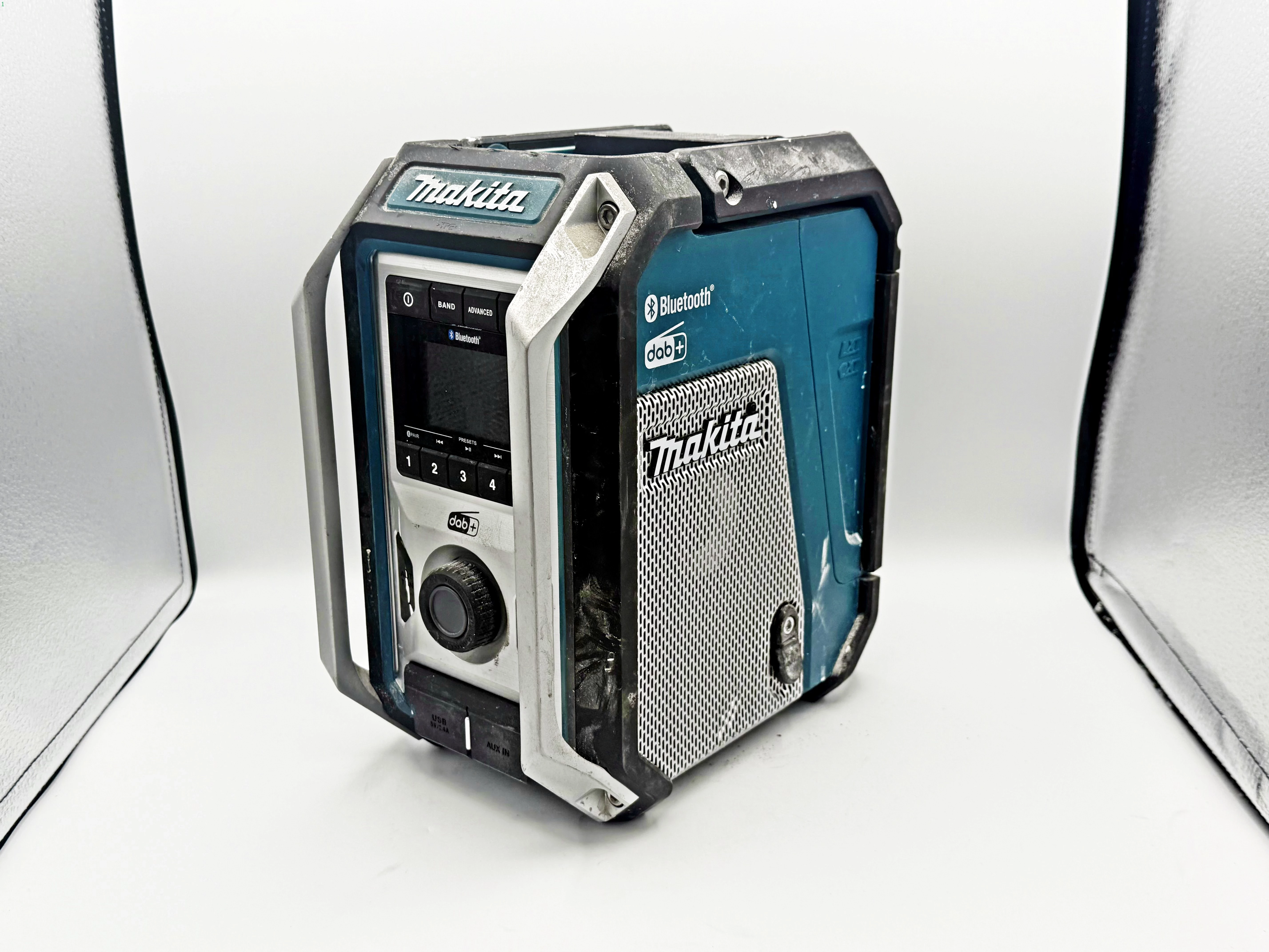 radio-budowlane-makita-dmr-115-osiedle-czecha-96-poznan