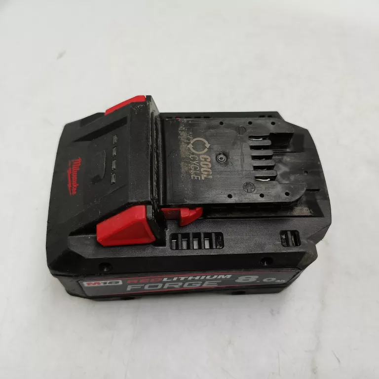 AKUMULATOR MILWAUKEE 8AH M18 FB8