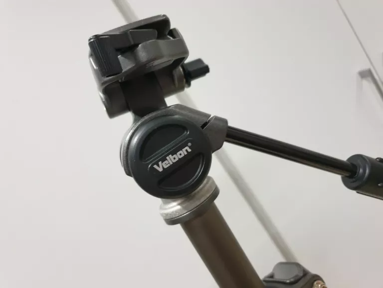 STATYW DO APARATU VELBON SHERPA 200R