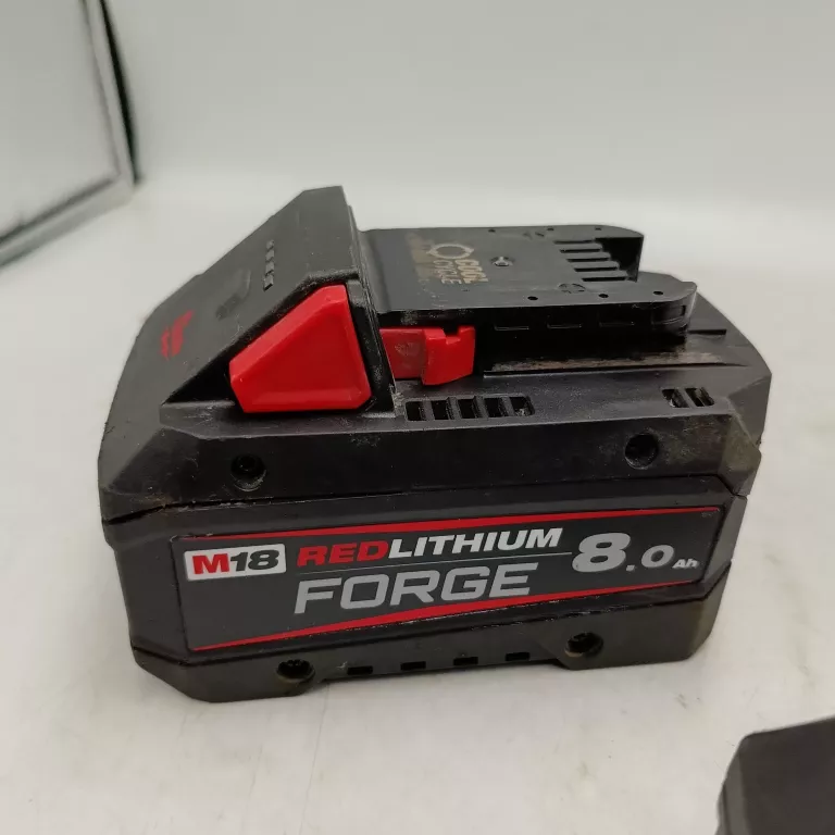 AKUMULATOR MILWAUKEE 8AH M18 FB8