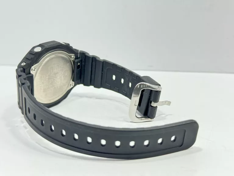 ZEGAREK GA 2100