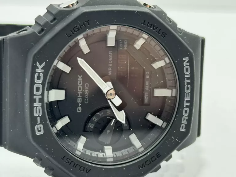 ZEGAREK GA 2100