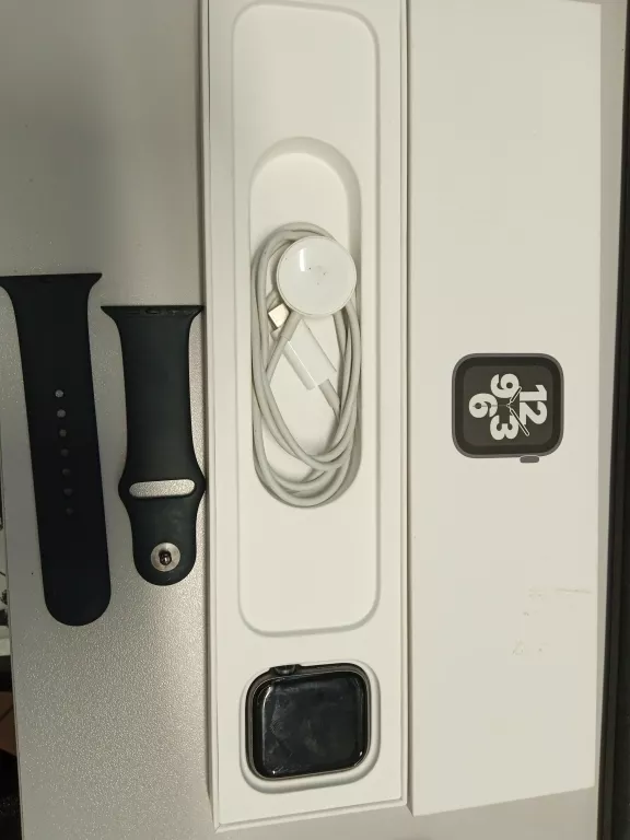 APPLE WATCH SE, GPS, KOPERTA 44 MM KPL