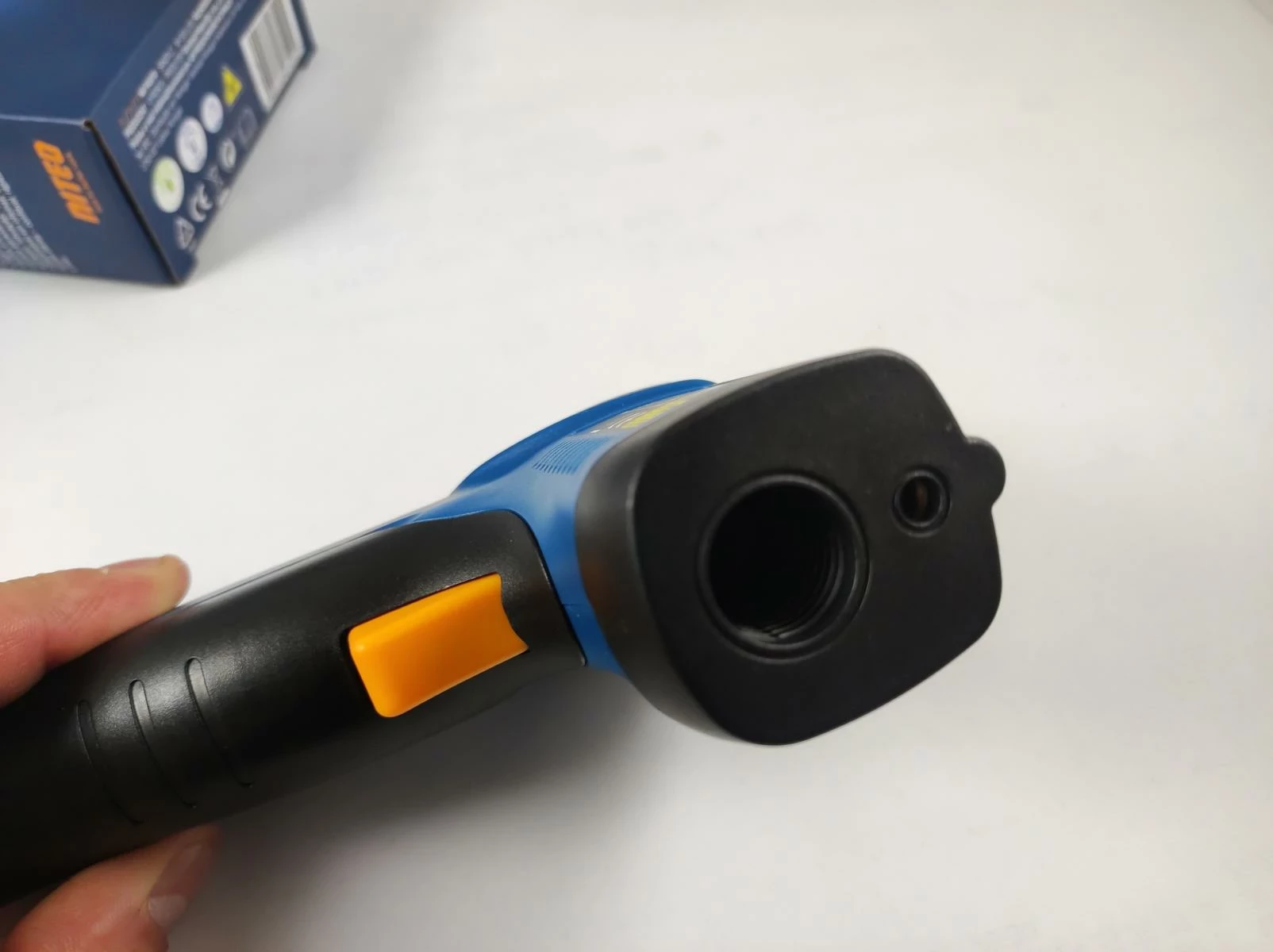 termometr-bezkontaktowy-niteo-pojm250313-pudelko-ean-gtin-11223344