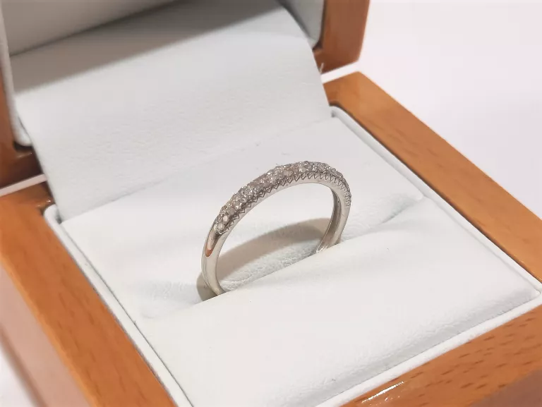 ZŁOTY PIERŚCIONEK DIAMENTY BIAŁE ZŁOTO 0.15 CT P375 1.40G R14