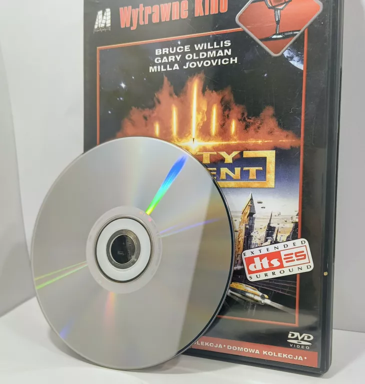 FILM DVD PIĄTY ELEMENT