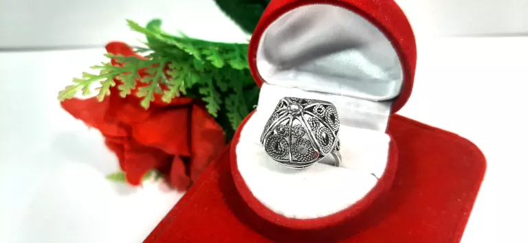 SREBRNY PIERŚCIEŃ 5,60 G 925 R.13